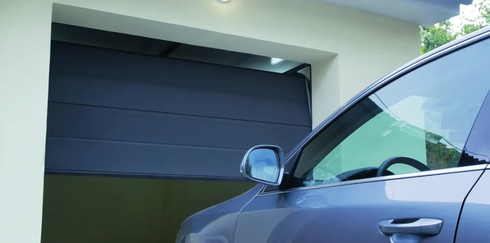 porte de garage + voiture